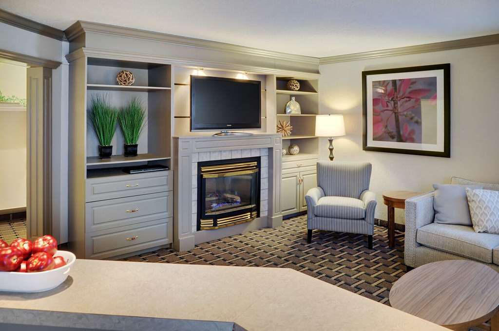 Stonebridge Hotel Grande Prairie Room photo